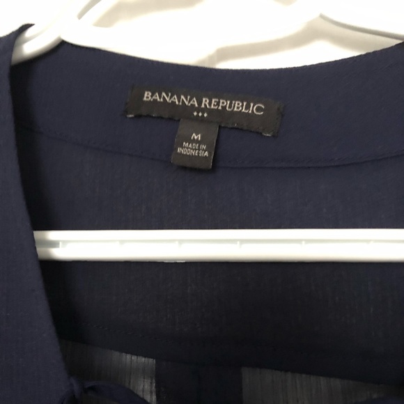 Navy Banana Republic Work Top, sheer, size M - Picture 2 of 3